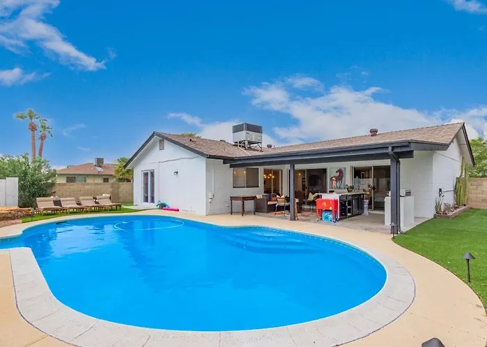 Stylish 3br Pool Getaway Asu & Park Holiday home *