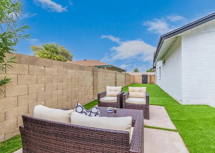 Holiday home Stylish 3br Pool Getaway Asu & Park *