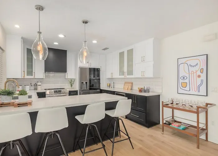 Stylish 3br Pool Getaway Asu & Park *
